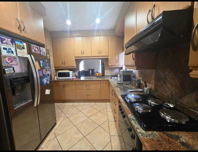 3 BEDROOM PROPERTY TO RENT IN GLEN MARAIS